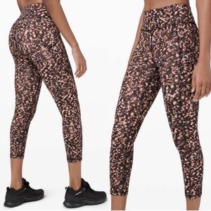 Lululemon Wunder Train HiRise with Pockets Spotted Coral Black Print Size 4